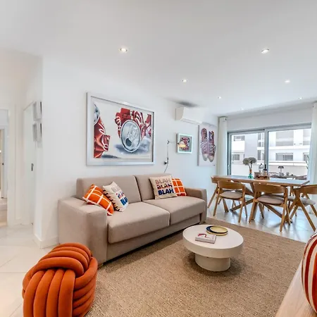 Cozy Retreat With Rooftop Pool &balcony * Lagos