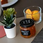 Cozy Retreat With Rooftop Pool &balcony Апартаменты *