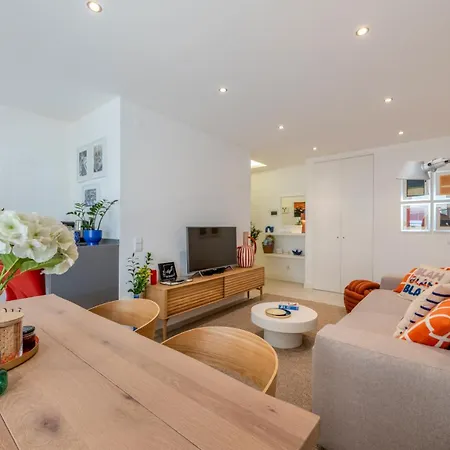 Cozy Retreat With Rooftop Pool &balcony Appartement Lagos